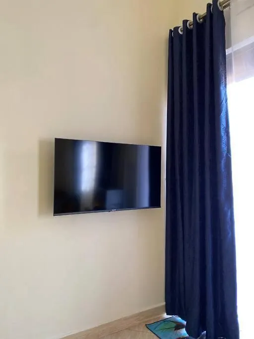 Cozy Bukoto Studio 2 Unlimited Wifi & Netflix Kampala 0*,